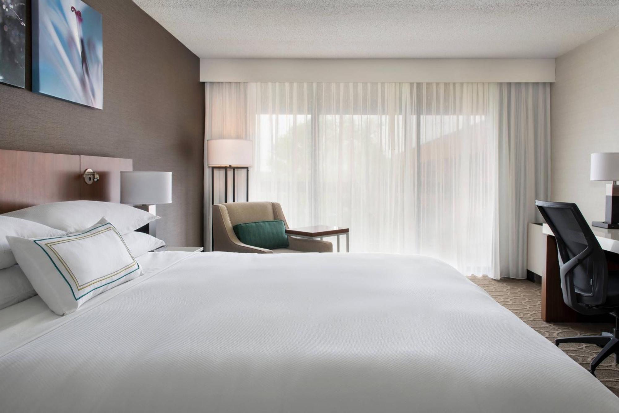 Delta Hotels By Marriott Mount Pleasant Расін Екстер'єр фото